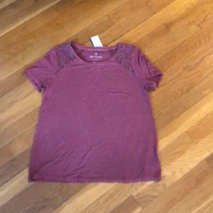 Burgundy t shirt